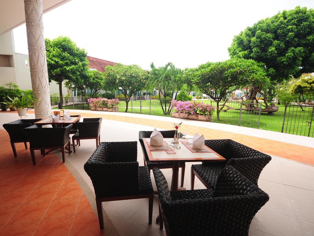 Hotel Tropicana - SHA Extra Plus Pattaya Exterior foto